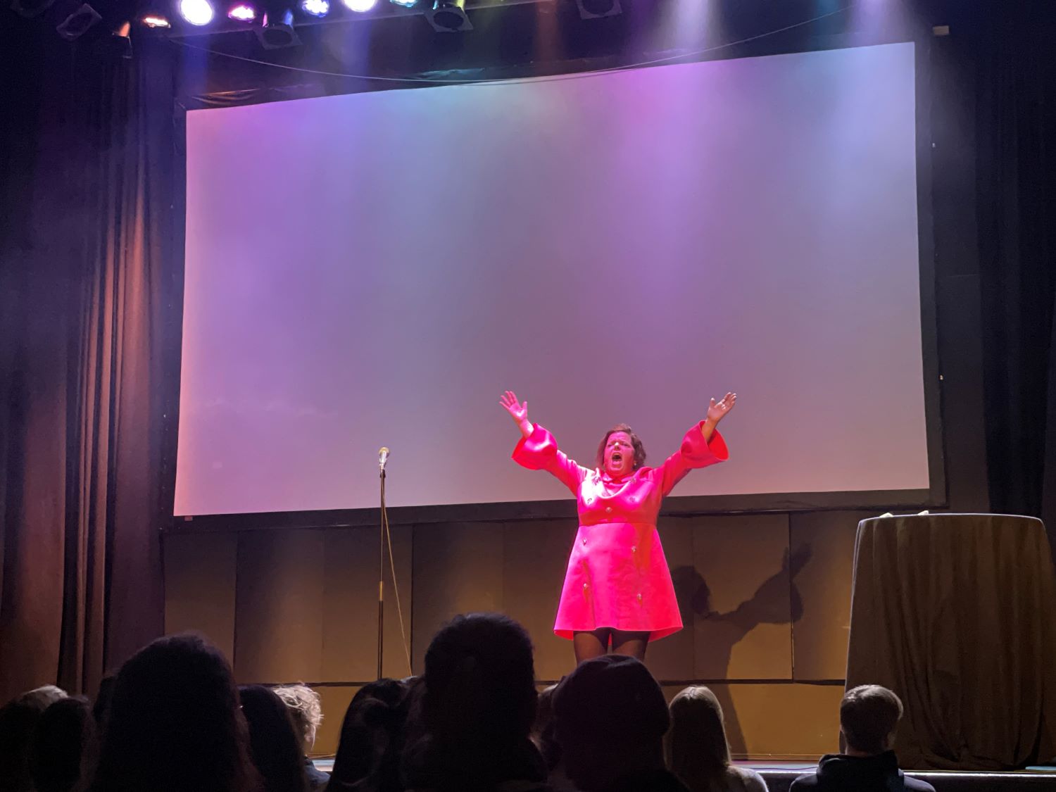 else k&aring;ss furuseth p&aring; scenen p&aring; cosmopolite