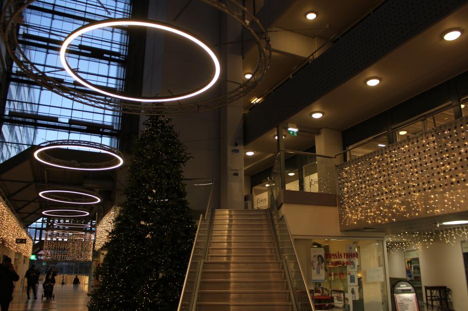 Julepynt p&aring; Roms&aring;s senter