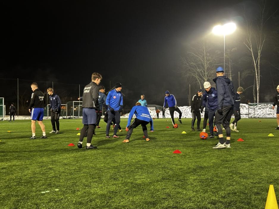 Korsvollgutta i aksjon p&aring; trening