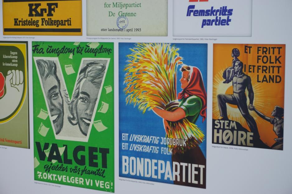 N&aelig;rbilde av gamle politiske plakater