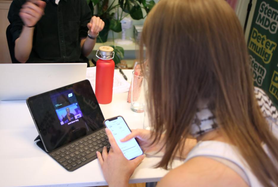 Juni Romero Berg-Nilsen, kommunikasjonsr&aring;dgiver MDG jobber med sosiale-medier