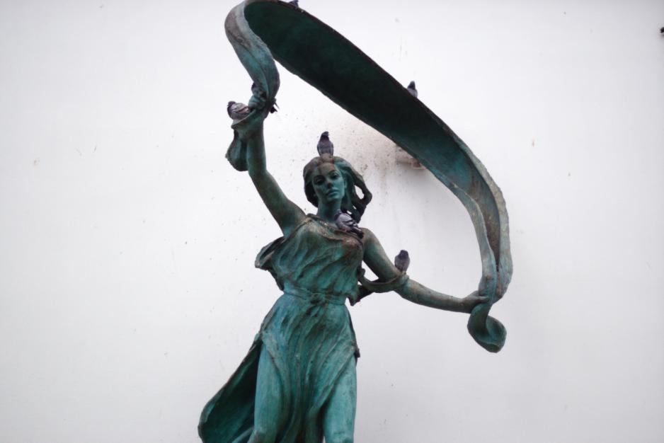 Statuen av fru fortuna på Europarådets plass i Oslo