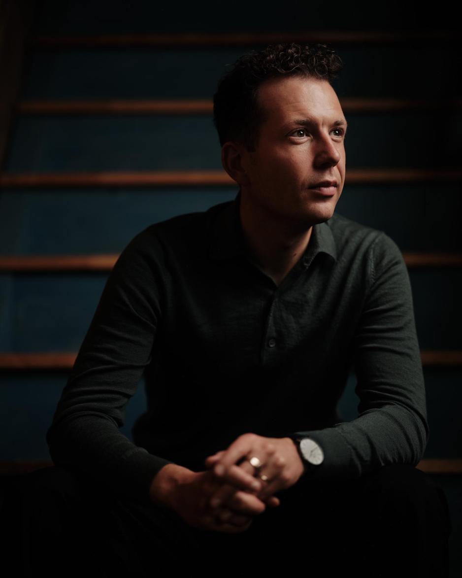 Pressebilde av Karl Holte Aarø, kunstnerisk leder og fagansvarlig i Norsk revy.