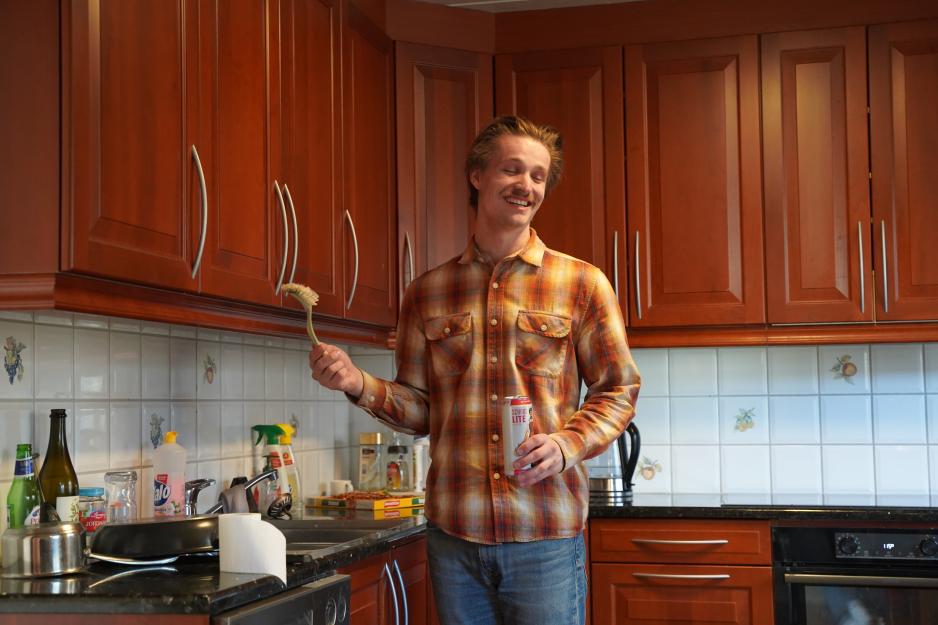 Eivind med børsten