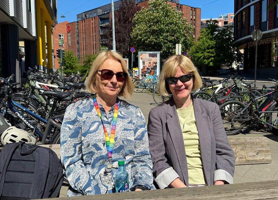 Anka Ødegaardshaugen og Ann Helén Bay som prater om Hockey VM