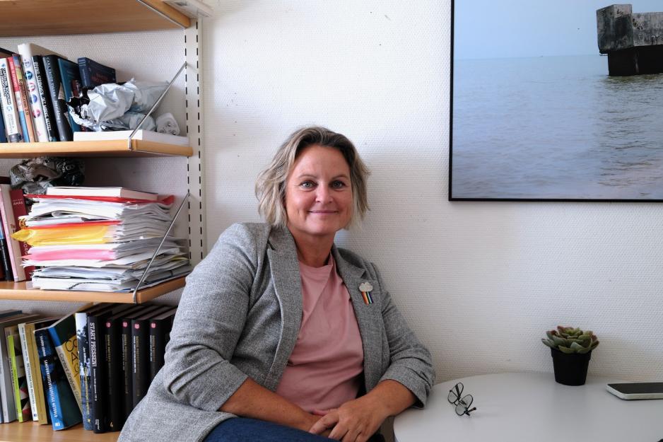 Karoline Andrea Ihlebæk, professor ved fakultet for samfunnsvitenskap – institutt for journalistikk og mediefag på hennes kontor