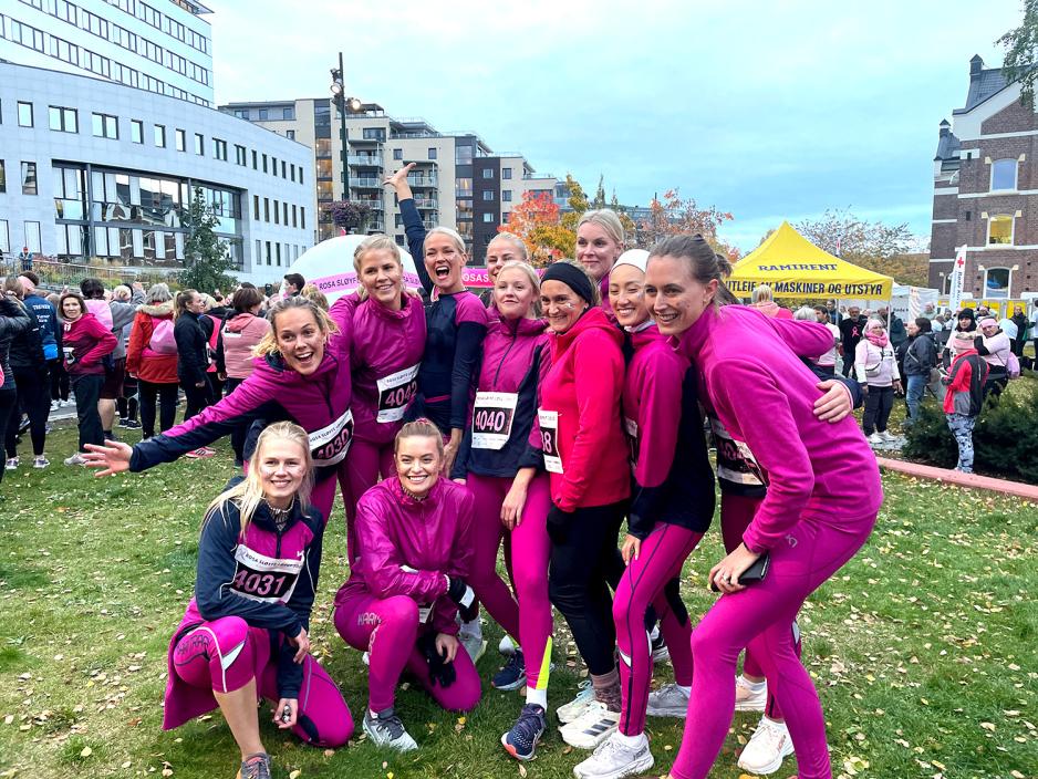 Ansatte i Kari Traa p&aring; gruppebilde