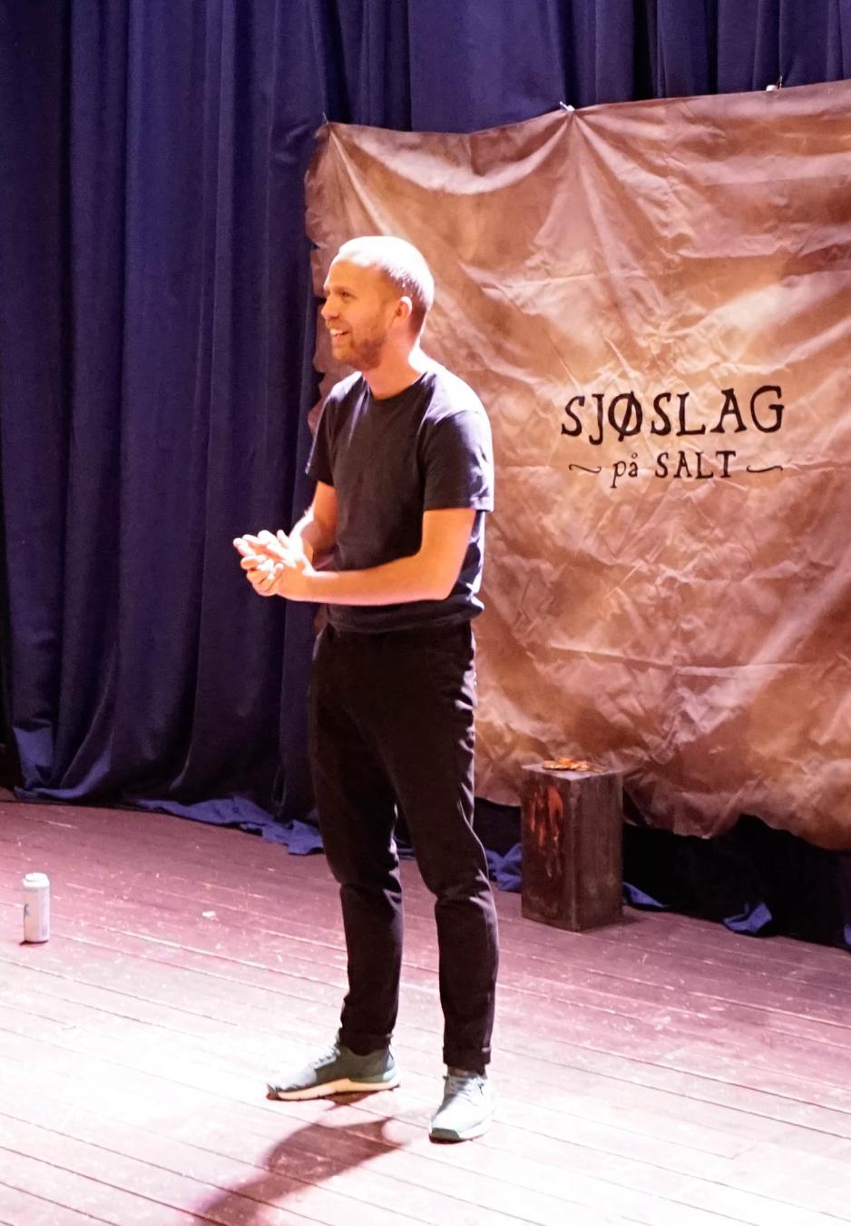 Martin H&oslash;gberget Introduserer showet