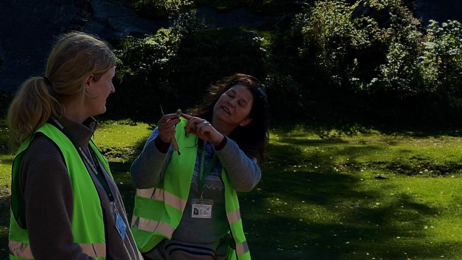 Andrea og Marit holder soppkurs