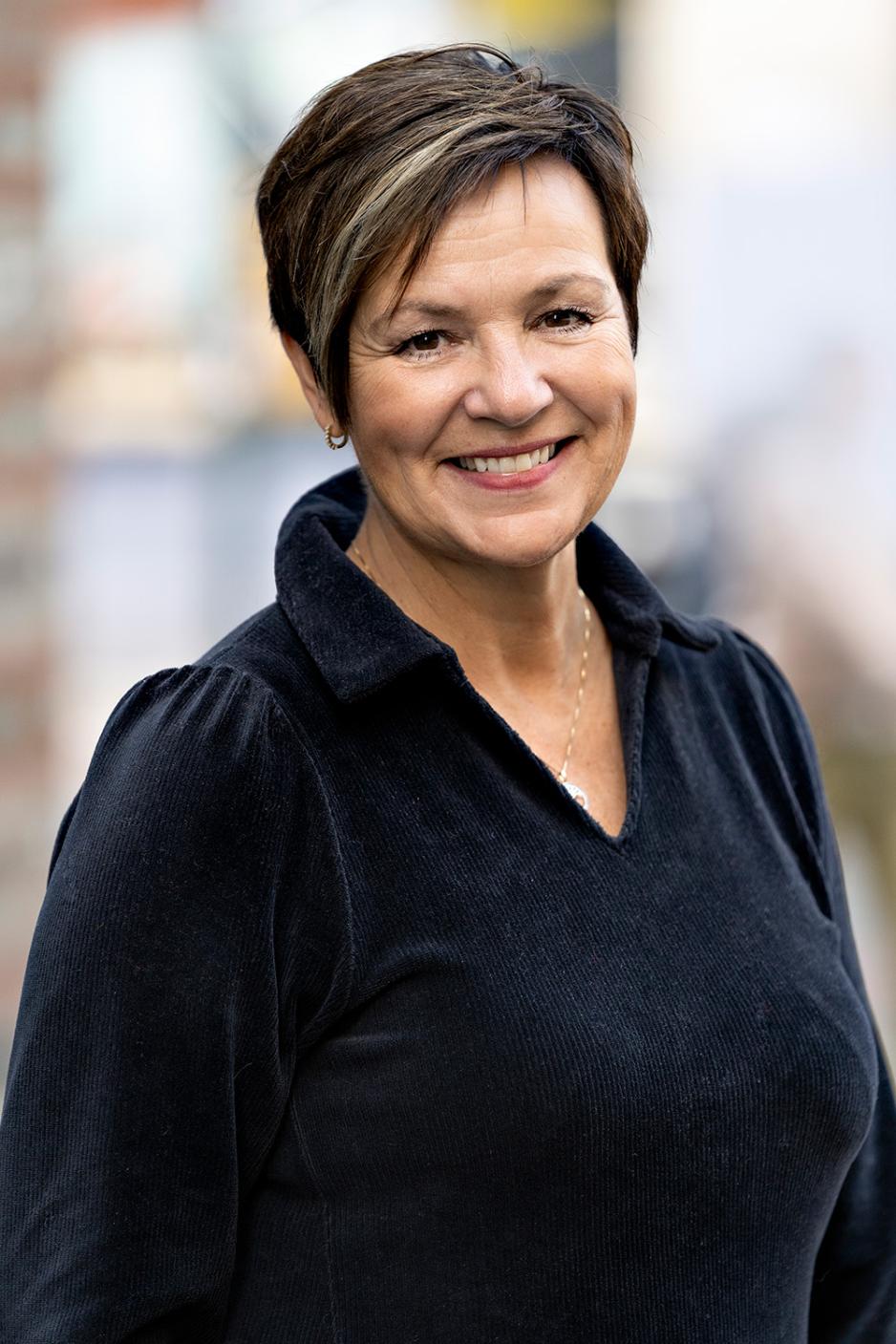 Anne tingelstad w&oslash;ien smiler bredt