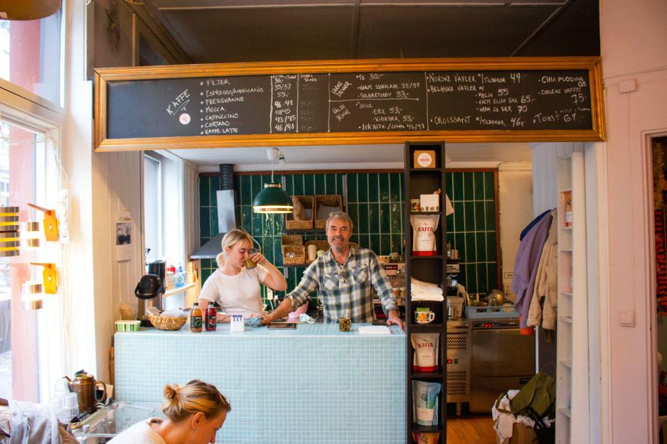 Frode Mortensen og Nora Workinn bak disken p&aring; arv