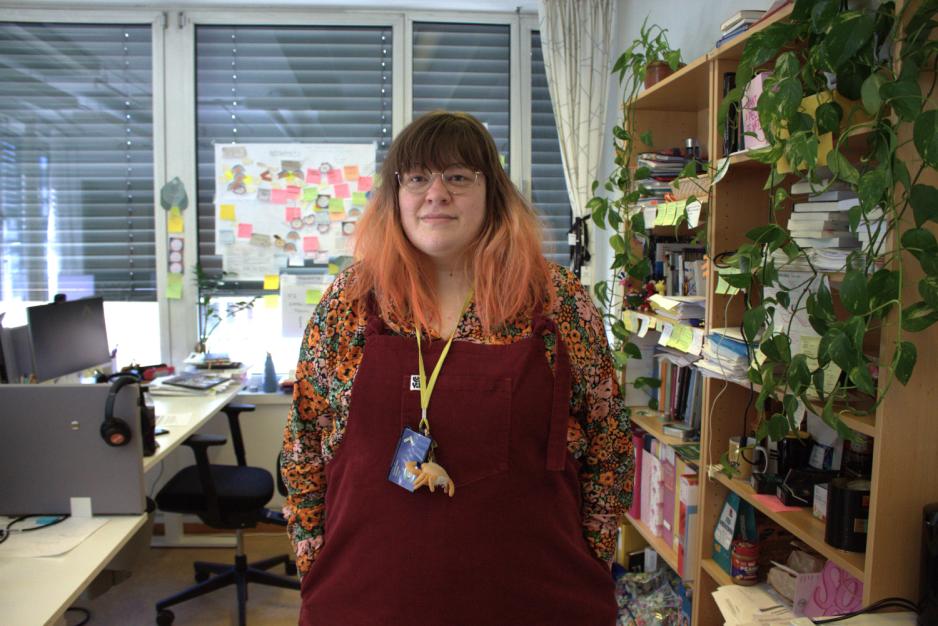 Camilla Holm Soelseth avbildet p&aring; kontoret