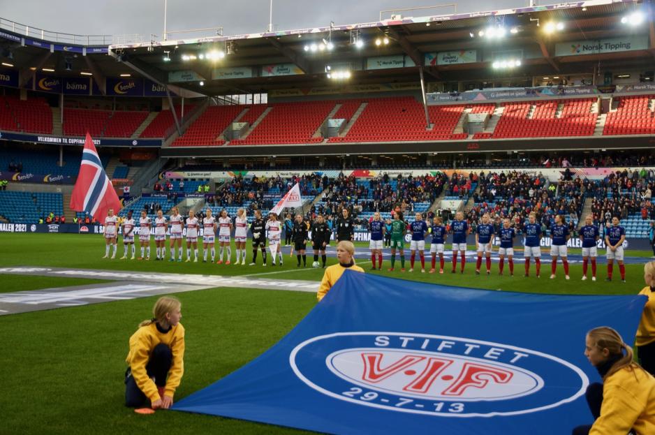V&aring;lerenga og Sandviken minutter f&oslash;r avspark p&aring; Ullev&aring;l. Foto: Andrea Viland Ask