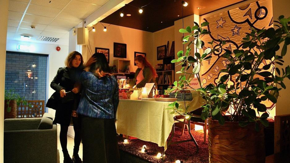 Lys og snacks p&aring; Egget kino 