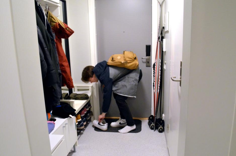 Student kler p&aring; seg