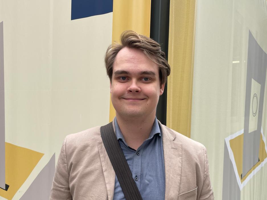 N&aelig;rbilde av valgmedarbeider Eskil R&oslash;rmark p&aring; Egertorget