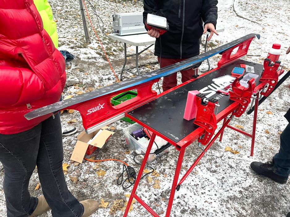 Ski, sm&oslash;ring, benk 