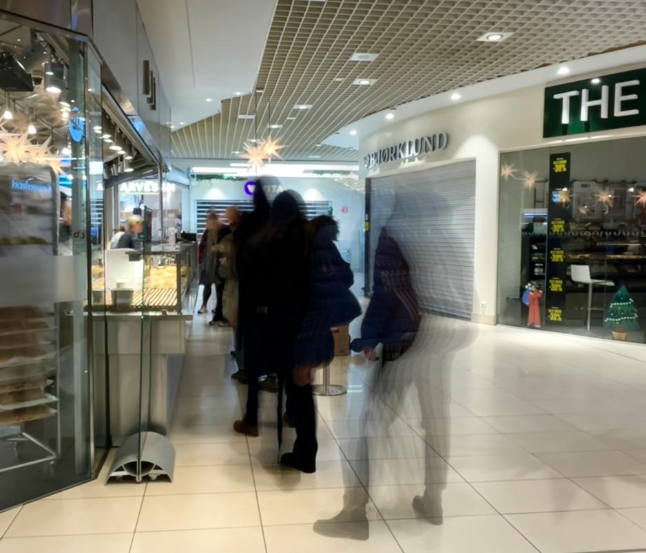 Bilde av mennesker i k&oslash;