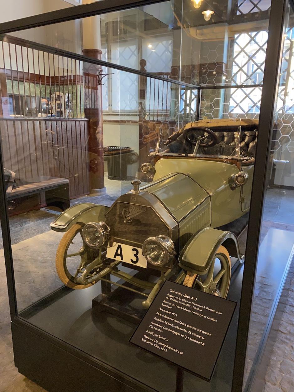 F&oslash;rste bilen i kongefamilien