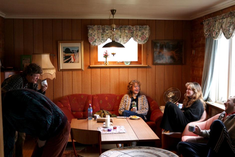 Aksjonistene p&aring; Engeb&oslash; spiser frokost