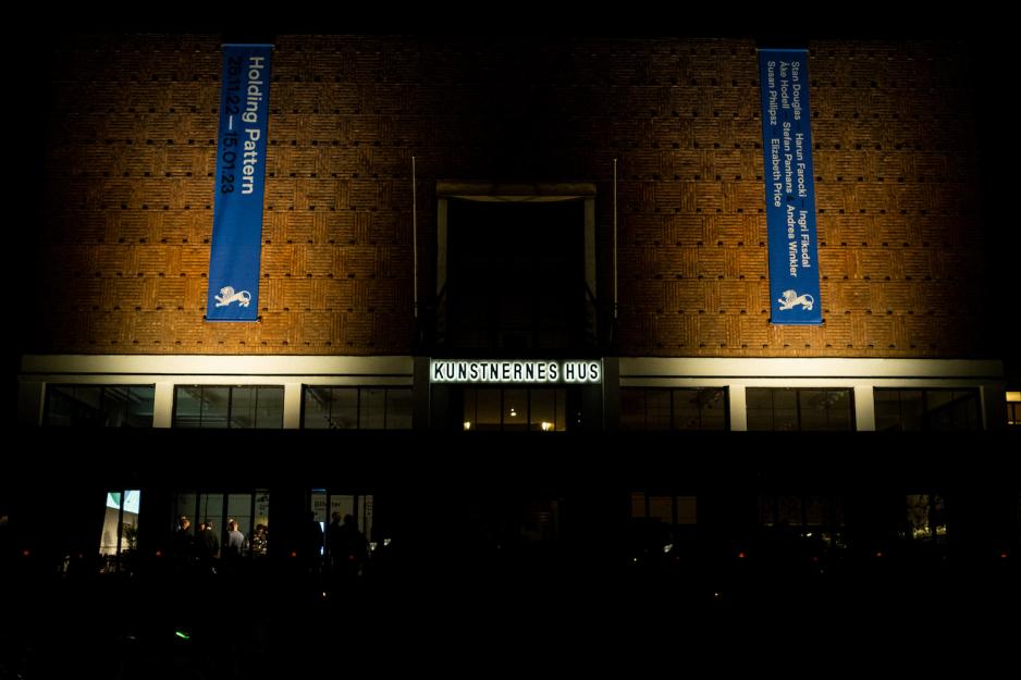 P&aring; Kunstnernes hus lanserer Fotogalleriet n&aring; Futures. Kunstnere og kuratorer er samlet for &aring; snakke om sitt kunstneriske virke og hva de vil bidra med til prosjektet. 