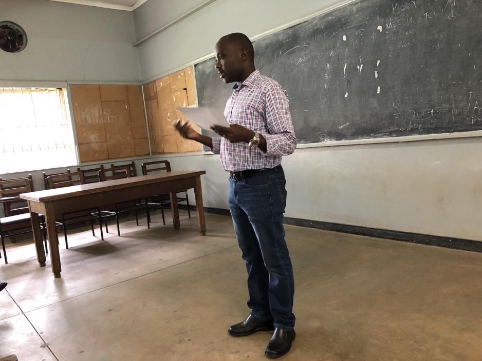 Gerald Walulya underviser i journalistikk p&aring; Makerere Univerity i Kampala