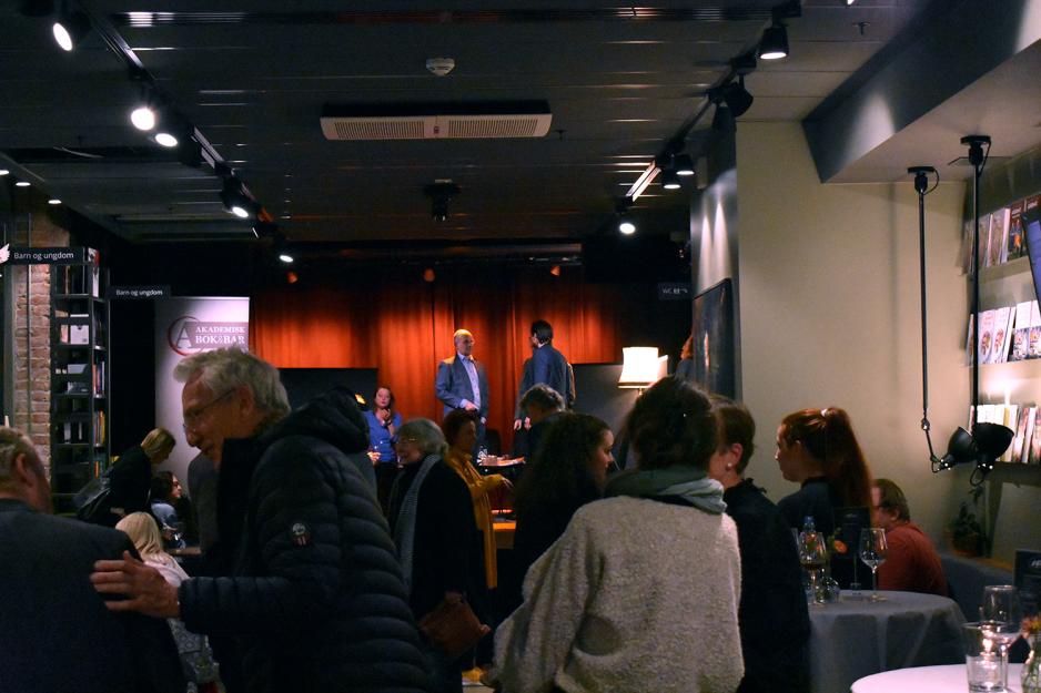 Gjester p&aring; Halvbroren Bokkaf&eacute;