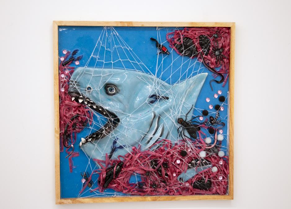 Hai-kunst p&aring; vegg