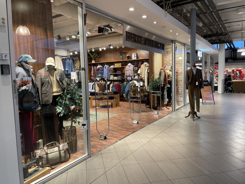 Inngangen til herreavdelingen p&aring; Manglerud Senter