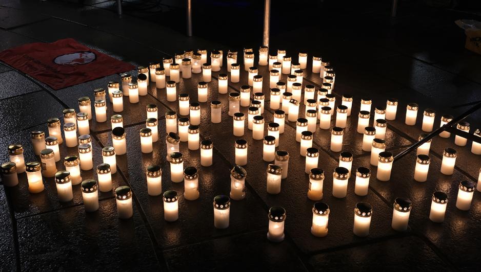 Flere lys st&aring;r i hjerteform