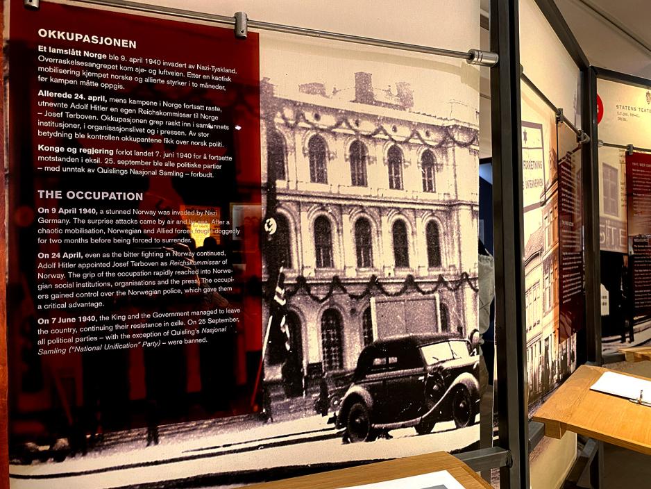 Plakat ved j&oslash;disk museum