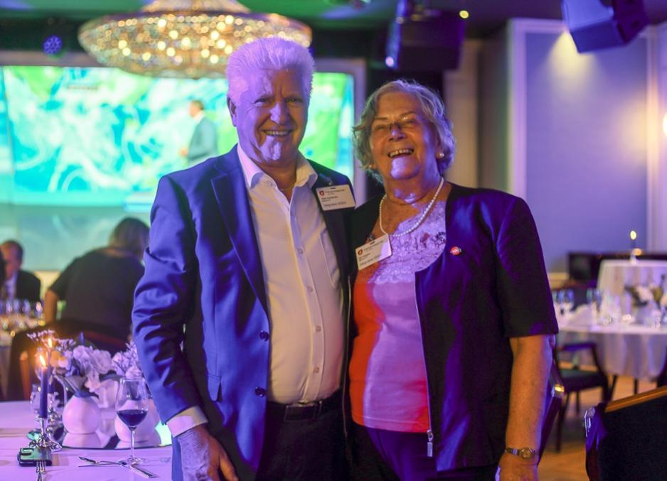 Vidar Gundersen og Elin Ris&aring;sen fra bydel Bjerke p&aring; Frp-valgvaken.