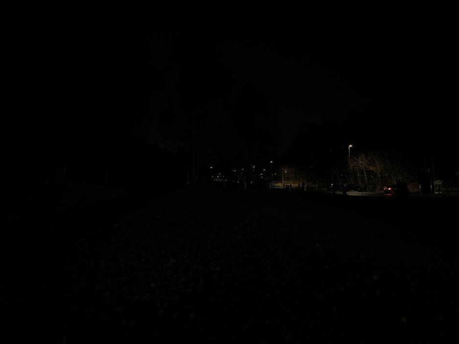 m&oslash;rklagt parkeringsplass