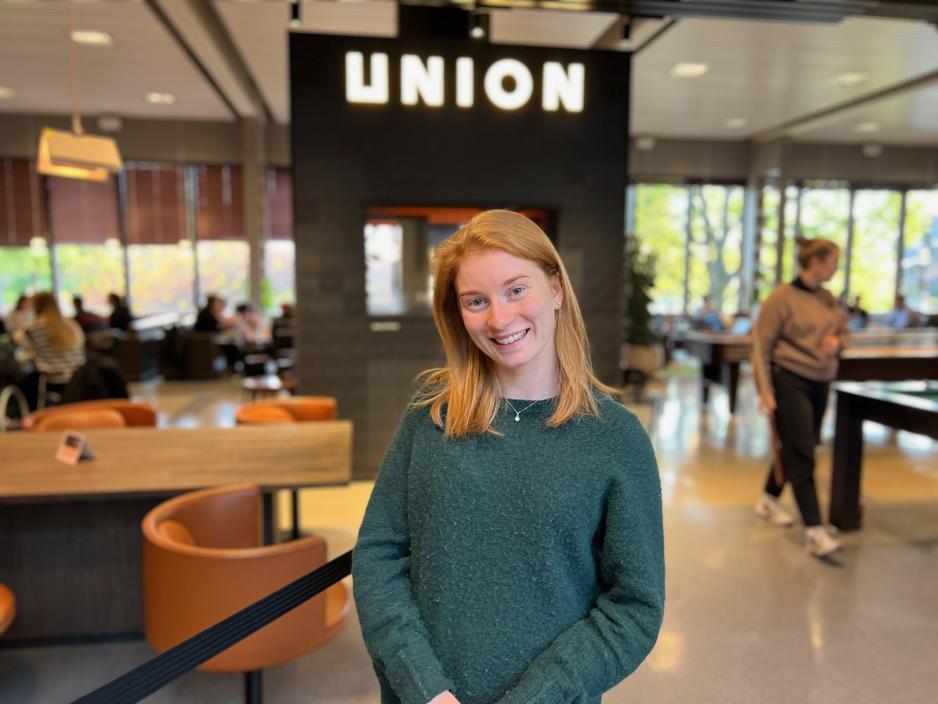 Her ser vi Victoria Halse, som er klar for spillkveld p&aring; Union Blindern.