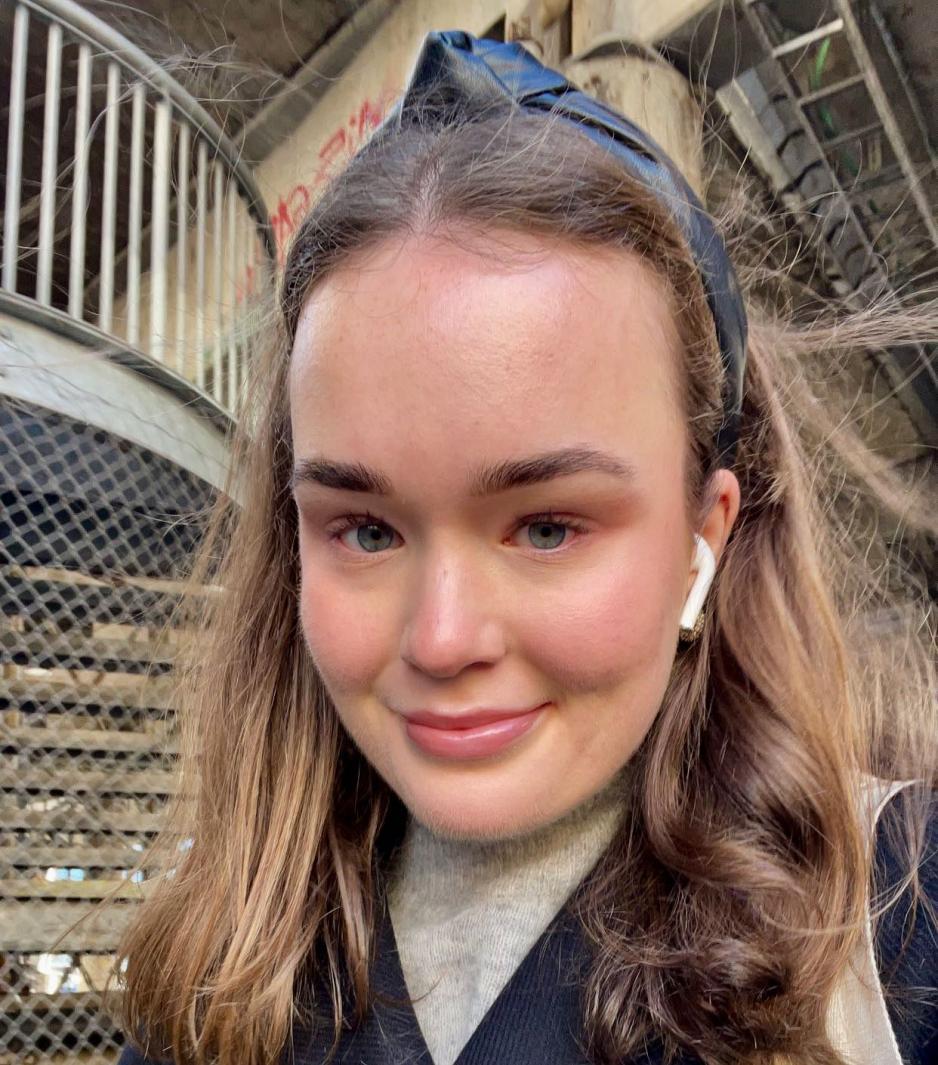 selfie av nora risan utend&oslash;rs