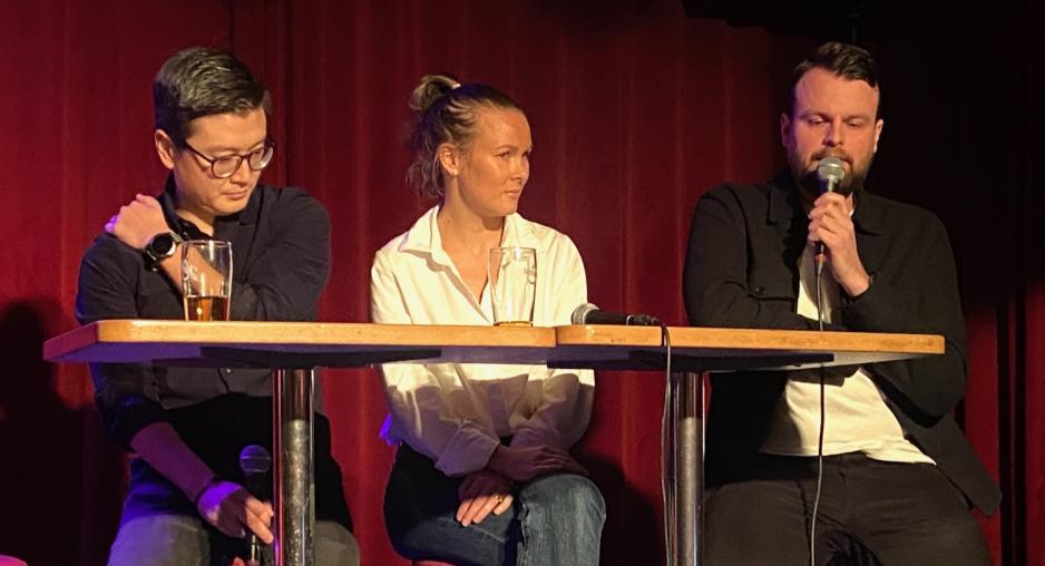 Bildet viser et debattpanel med redakt&oslash;rer.