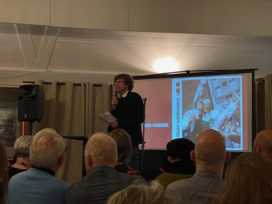 Foredragsholder, p&aring; scenen