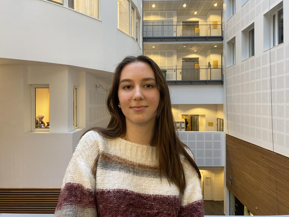 Jovana Pesut st&aring;r inne p&aring; P35 p&aring; OsloMet