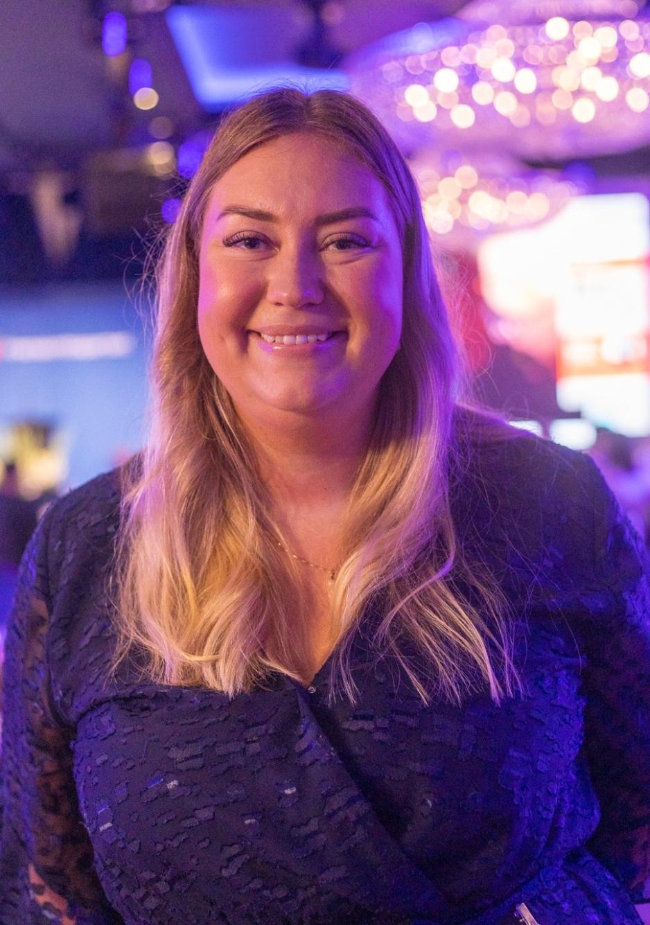 Portrettbilde av Julianne Ofstad p&aring; FrPs valgvake.