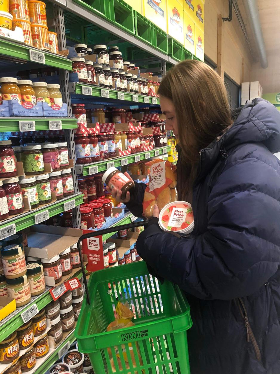 Julie er p&aring; handletur