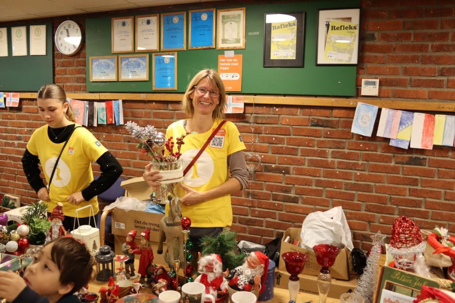 Karin Carmelli p&aring; Rustad loppemarked