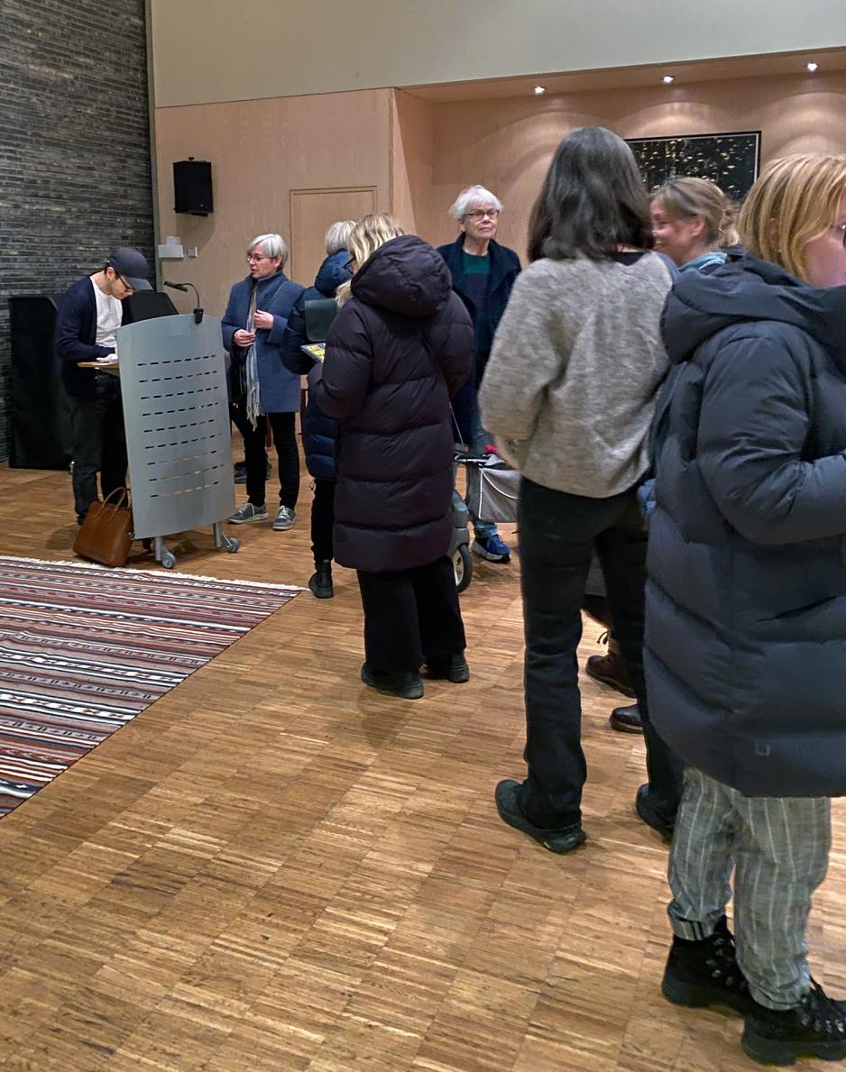 K&oslash; til boksignering av Kvit, norsk mann av Tj&oslash;nn