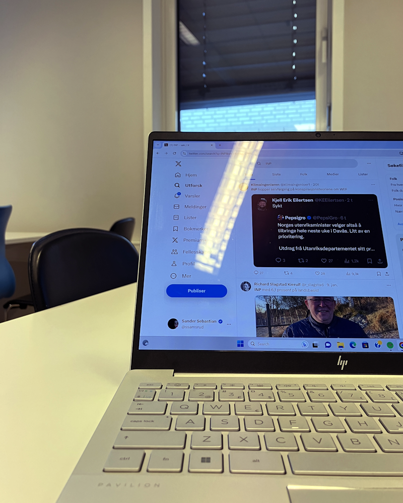 Bilde av pc som har X p&aring; skjermen