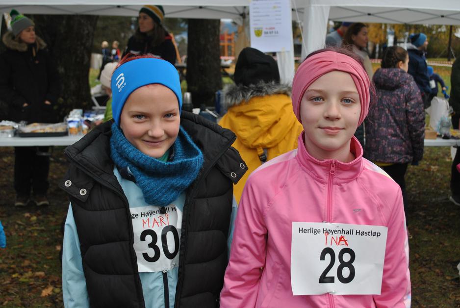 Mari B&oslash;ifot og Ina Aas Strand fra H&oslash;yenhall skole