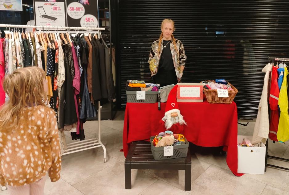 Maria selger kl&aelig;r