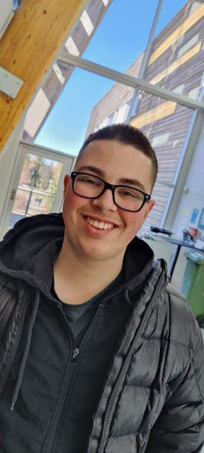 Bilde av viderg&aring;endeskoleelev Muhammad Hamza Chaudhry 