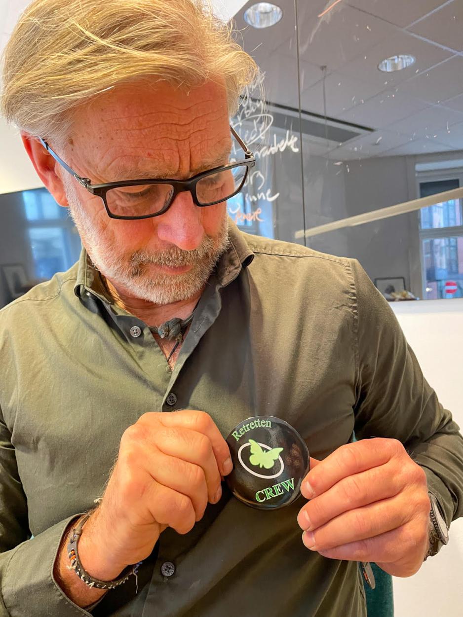 Daglig leder Morten Nesbakken gj&oslash;r seg klar til dagens arrangement. FOTO: Maiken H. Bergsmo