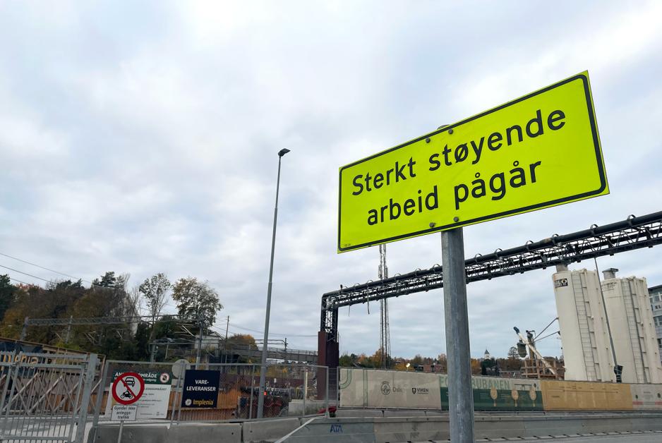 skilt p&aring; byggeplass