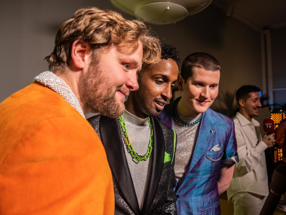 Gutta i karakter p&aring; r&oslash;d l&oslash;per