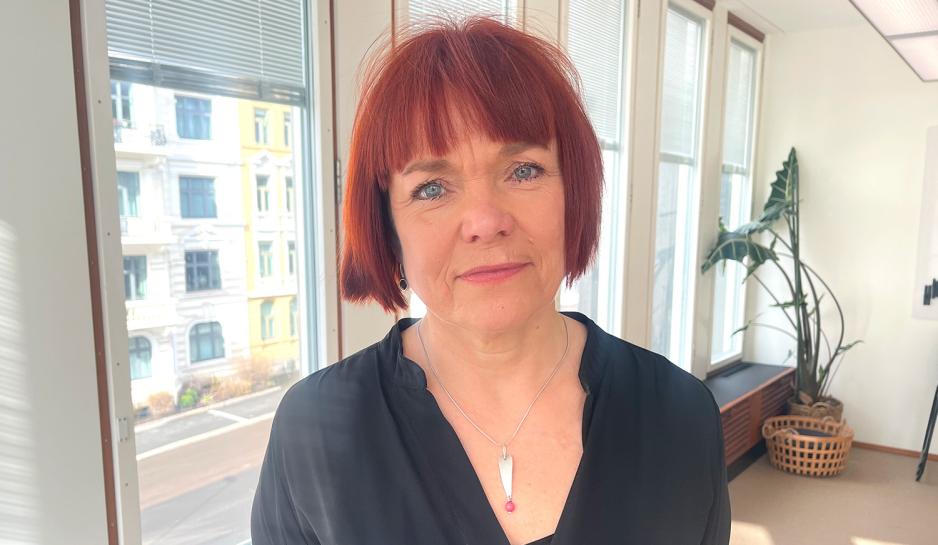 Patricia Kaate p&aring; kontoret hos Amnesty